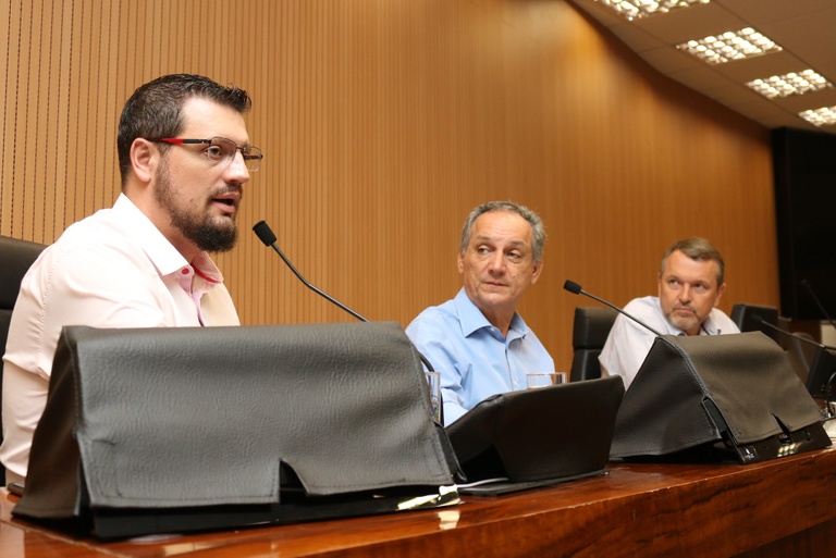 Comissão de Meio Ambiente analisa programa de adoção de praças e manutenção de canteiros