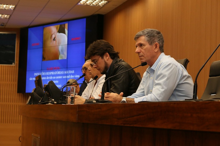 Comissão de Política Social de Saúde promove debate público com secretário de Saúde para detalhar o Programa Mais Médico Campineiro