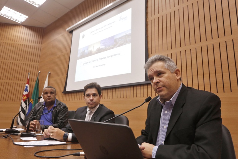 Especialista propõe pacto regional pelo comércio exterior durante reunião da Comissão de Relações Internacionais