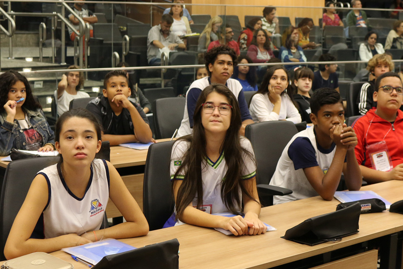 Parlamento Jovem: vereadores-estudantes serão empossados nesta terça (28) e elegerão presidente e Mesa Diretora