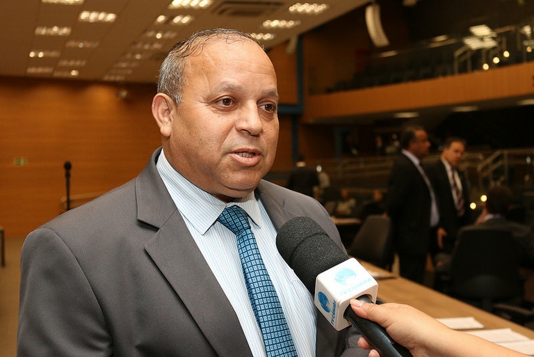 Ailton da Farmácia requer informações sobre ampliação de pontos de recarga do Bilhete Único
