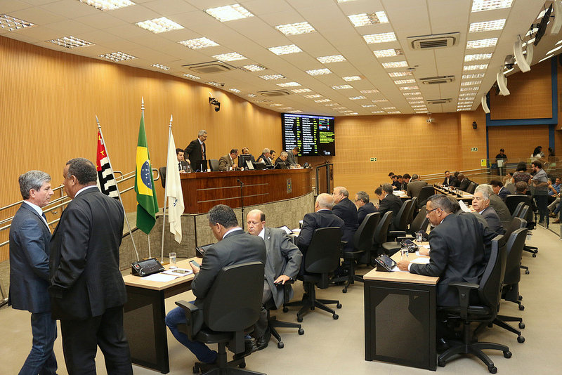 Câmara vota nesta quarta (27) projeto de lei  contra a “indústria da negativação,  que obriga empresas a avisarem devedor com 30 dias de antecedência sobre envio de nome ao Serasa
