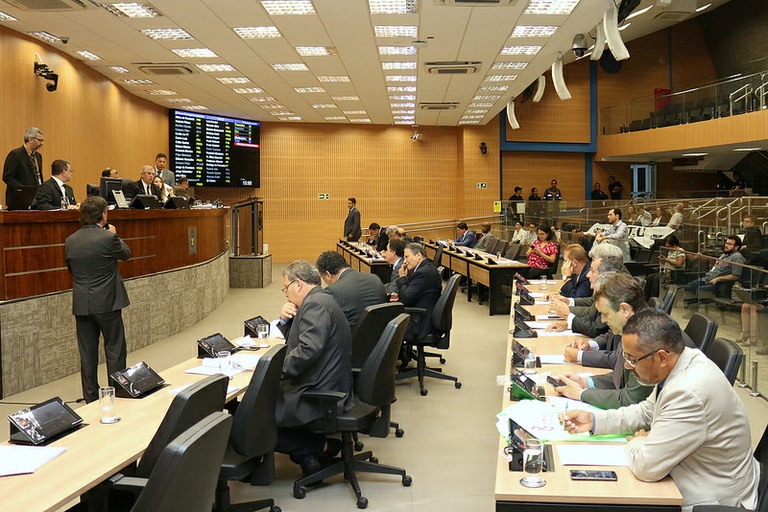 Comissão de Assuntos da RMC demanda audiências públicas do Estado para debater marginais da Rodovia Santos Dumont; confira a votação da reunião ordinária desta segunda (18)
