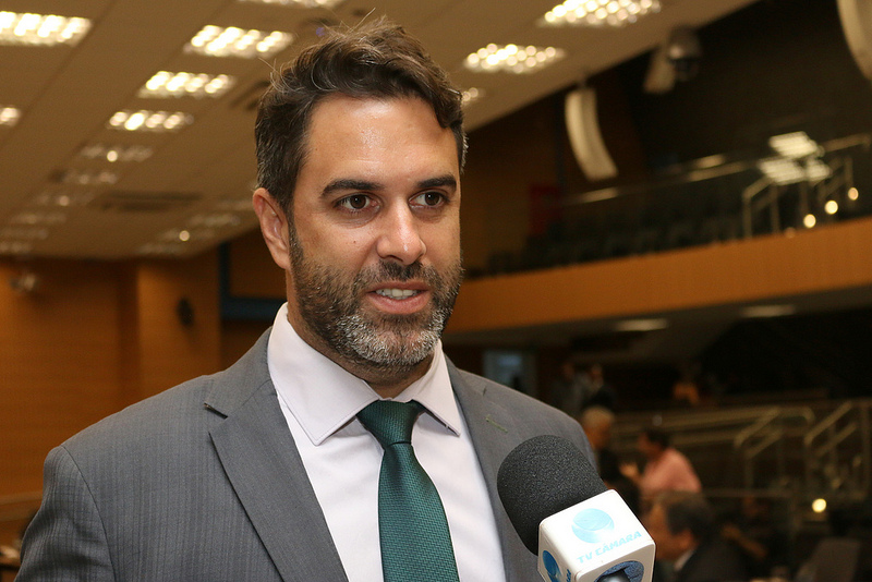 Hossri protocola projeto que prevê expulsão de alunos envolvidos em agressão a professores e vandalismo em escolas