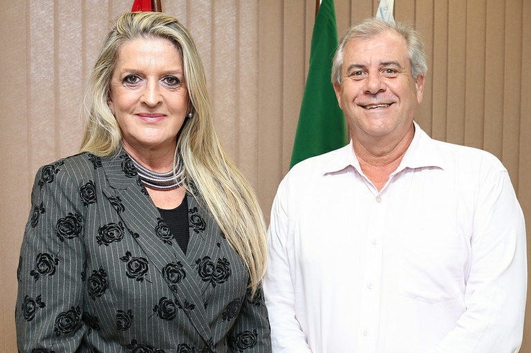 Para estreitar laços e conversar sobre ações do poder público envolvendo o comércio, nova presidente da Acic visita a Câmara