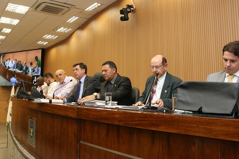 Comissão de Constituição e Legalidade delibera sobre 18 projetos; foram aprovados o Orçamento Municipal, a Procuradoria Geral do Município e o Programa de Justiça Restaurativa