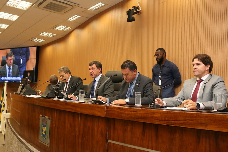 Comissão de Constituição e Legalidade realiza audiência pública para debater diversas alterações no Regimento Interno da Câmara