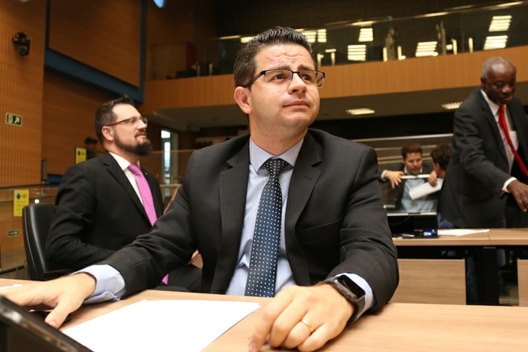 Filipe Marchesi propõe uniformizar os horários das farmácias das unidades de saúde