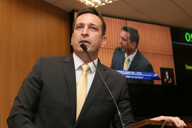 Tenente Santini oficia MP relatando suposta criação de cargos com desvio de finalidade na Cohab