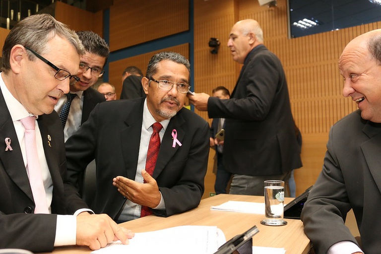 Câmara aprova - em votação final - obrigatoriedade de divulgação dentro dos ônibus da cidade de alerta sobre crime de importunação sexual