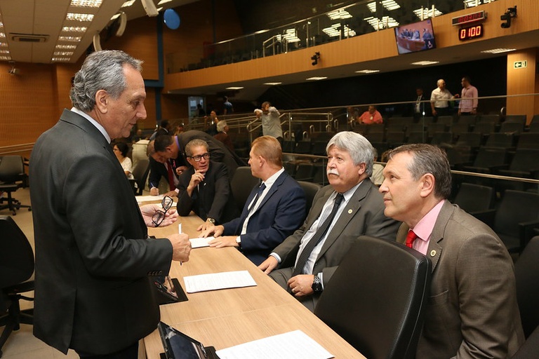 Nesta segunda (7), Câmara vota em 1ª análise projto que define critério de empate em licitação e determina que, nestes casos, empresa que tiver política anticorrupção terá vantagem