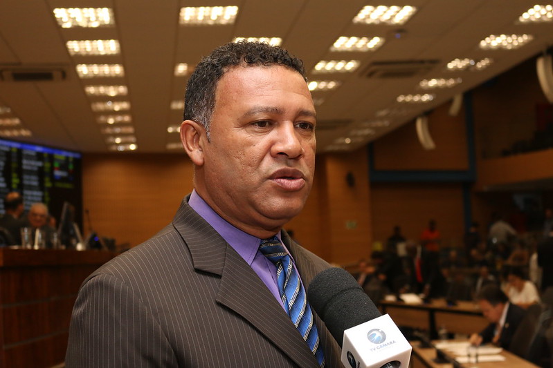 Perminio Monteiro quer que todos eventos públicos oficiais do município tenham intérprete de Libras
