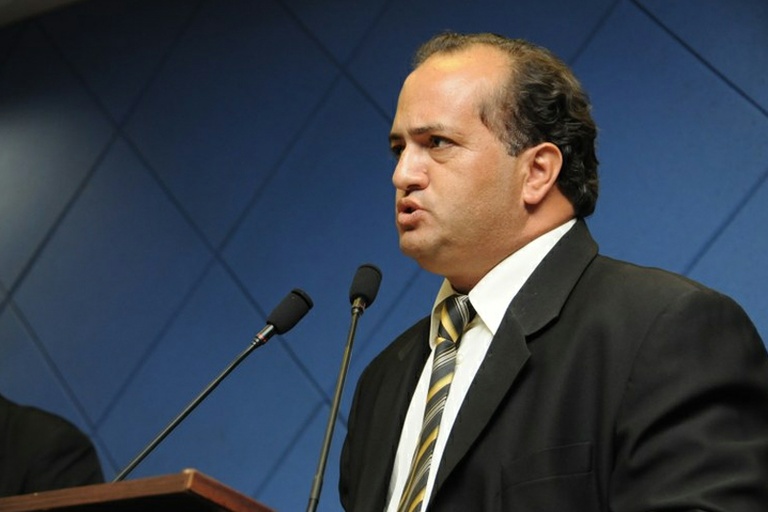 Por razões pessoais, Neusa do São João decide não assumir cadeira temporária na Câmara; segundo suplente Elcio Batista será empossado como vereador