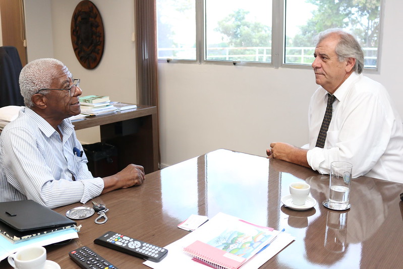 Presidente recebe visita do advogado José Roberto Marçal