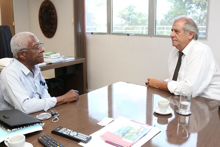 Presidente recebe visita do advogado José Roberto Marçal