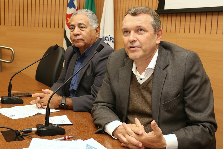 Comissão das Pessoas com Deficiência ou Mobilidade Reduzida debate os problemas relacionados à deficiência auditiva