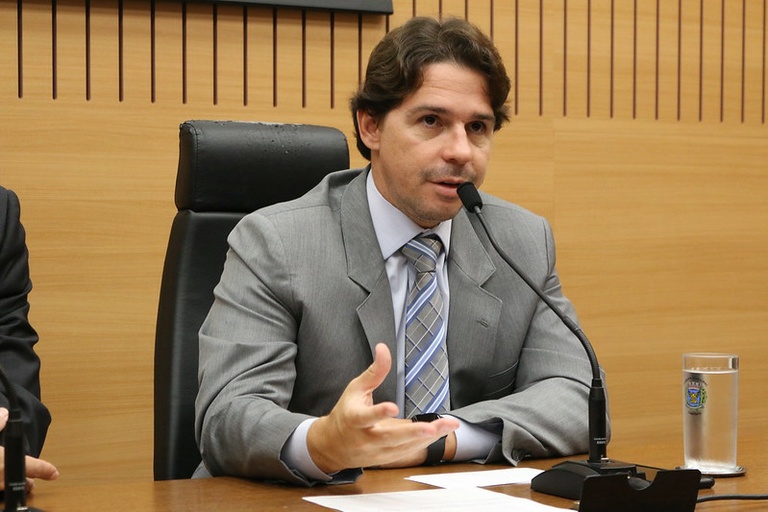 Comissão de Relações Internacionais debate a capacitação profissional para atuação no comércio exterior