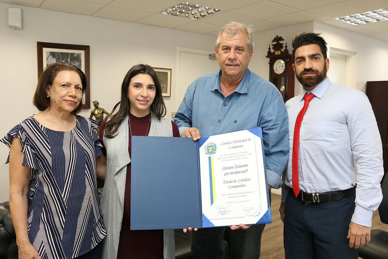 Marcos Bernardelli entrega Título de Cidadão Campineiro ‘in memorian’ a Nelson Paviotti