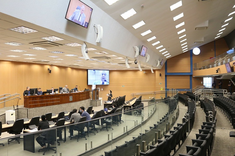 Câmara vota em análise final na segunda-feira (27), por sistema de deliberação remota, a reforma do Camprev; seis projetos relativos à pandemia estão em pauta