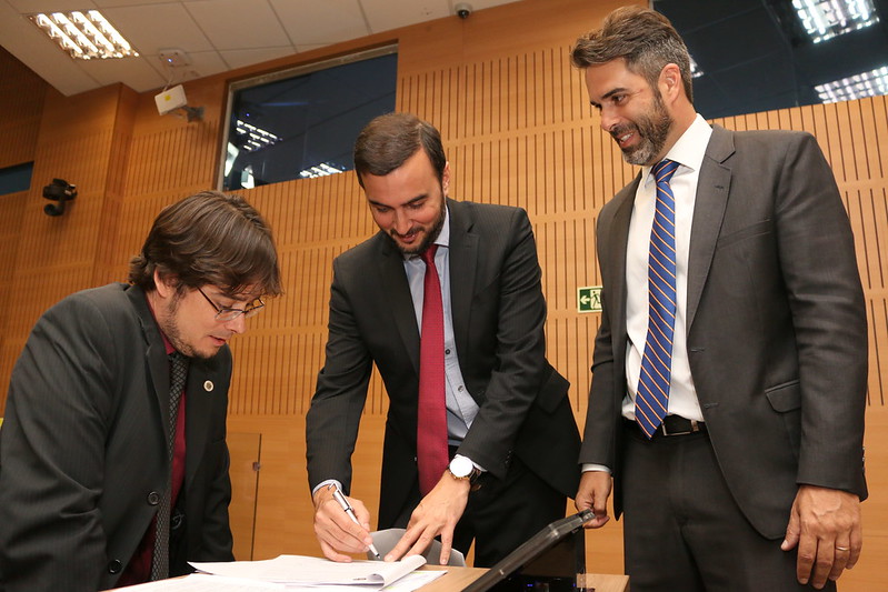 Nelson Hossri e Pedro Tourinho pedem que o Ministério Público apure contratação de agência de publicidade por parte da Prefeitura