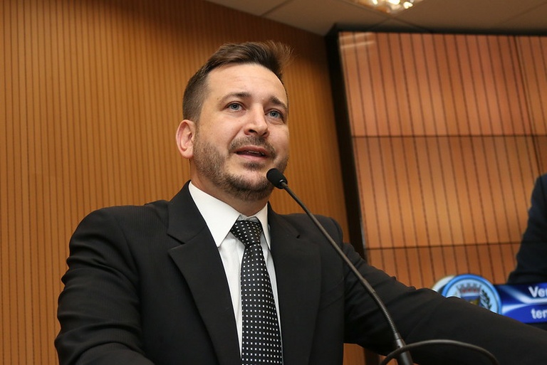 MP instaura inquérito para apurar denúncia de Santini de que Rodoviária não concede gratuidade na tarifa de embarque para idosos