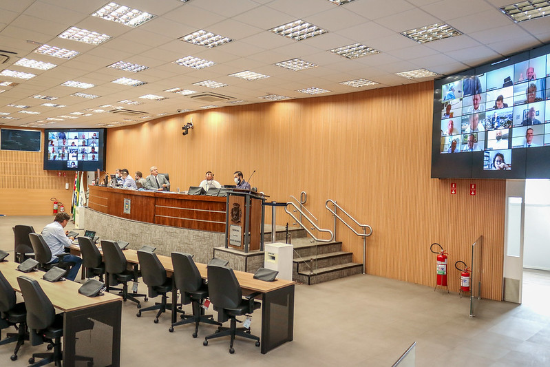 Vereadores aprovam por unanimidade redução de 66 cargos de gabinete para a próxima legislatura