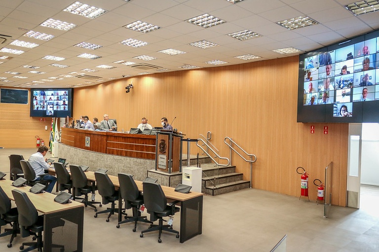 Vereadores aprovam por unanimidade redução de 66 cargos de gabinete para a próxima legislatura