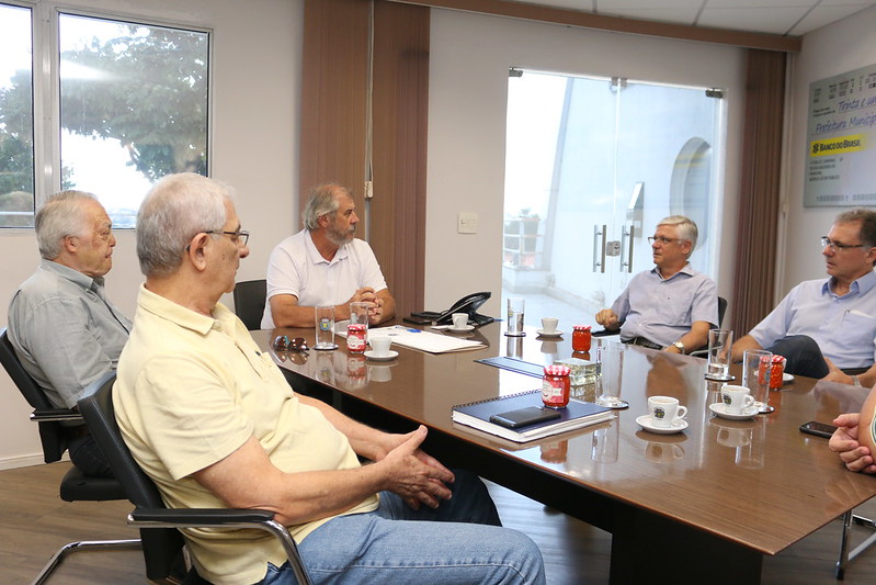Ações sociais em pauta: presidência da Câmara recebe visita de dirigentes do Centro Alan Kardec
