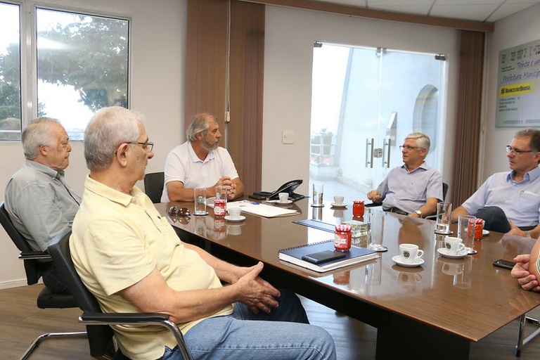 Ações sociais em pauta: presidência da Câmara recebe visita de dirigentes do Centro Alan Kardec