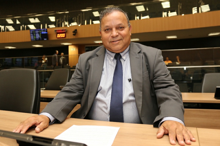 Ailton da Farmácia protesta contra a liberação de 475 agrotóxicos em apenas um ano pelo governo Bolsonaro 