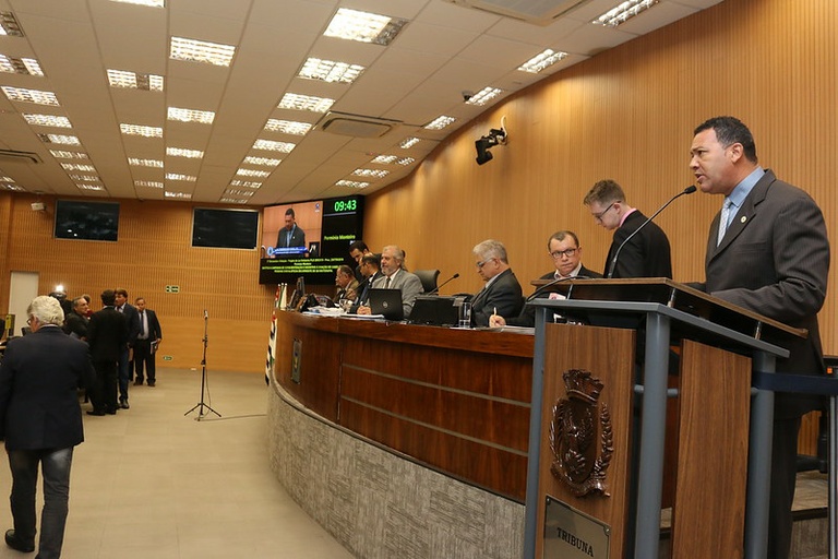 Câmara aprova, em análise final, projeto de lei para incentivar doação de cabelos a pacientes de quimioterapia