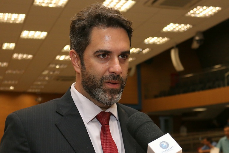 Nelson Hossri propõe plantação de árvores frutíferas em praças