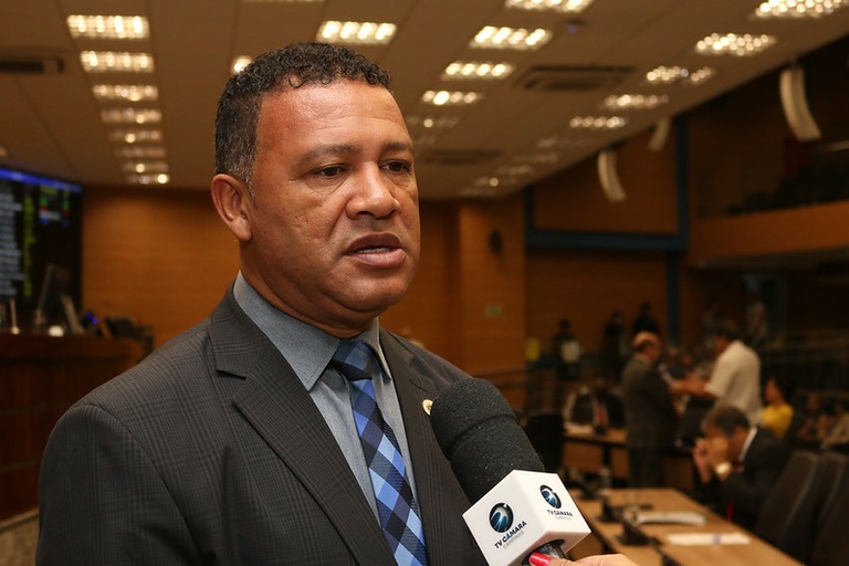 PL de Permínio Monteiro obriga a realização de testes para diagnóstico da Covid-19 em professores e funcionários antes do retorno das atividades escolares