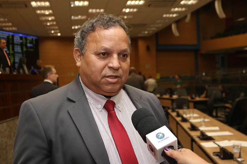 Ailton da Farmácia solicita à Prefeitura que elabore projeto de lei prevendo indenização a funcionários municipais da saúde com Covid-19