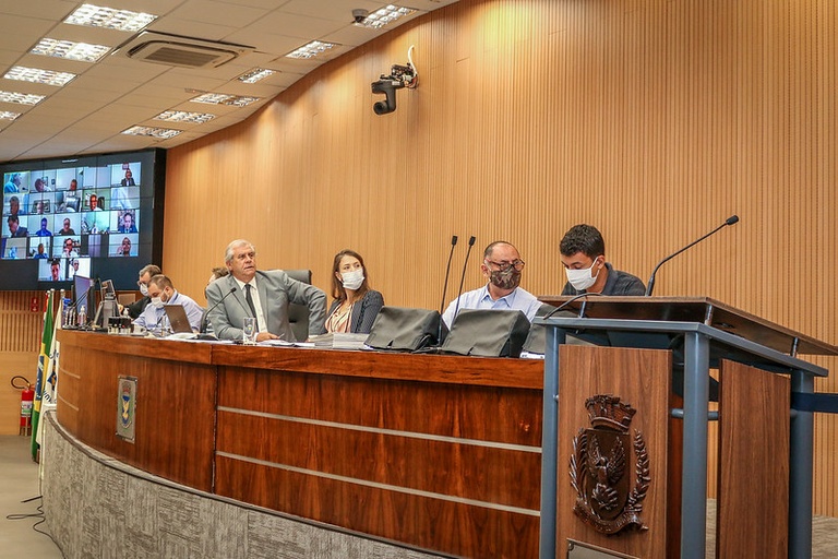 Vereadores aprovam, em votação final, proibição e multa para quem fizer queimadas; e Lei Antipoluição que reduz emissão de gases de efeito estufa