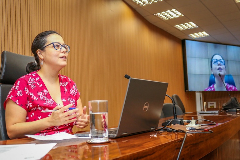 Mariana Conti debate os impactos socioambientais ocasionados pela construção da barragem no rio Atibaia e as consequências na vida da comunidade local