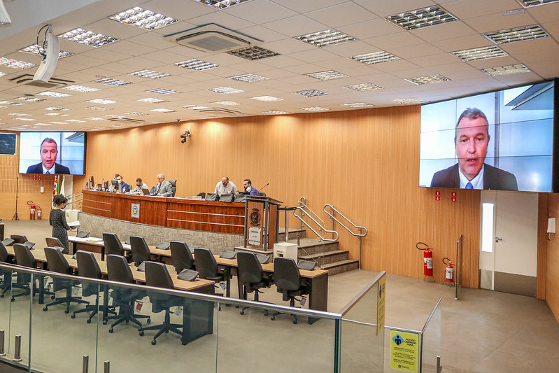 Vereadores aprovam dispensa de uso de máscara para deficientes e blindagem para viaturas da Guarda Municipal