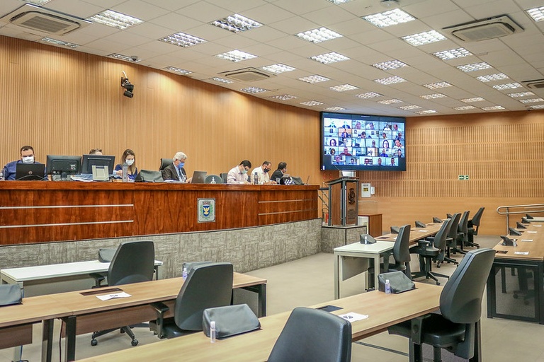 Nesta terça (20), vereadores votam – em análise final – projeto que estabelece multa para envolvidos em festas clandestinas durante a pandemia