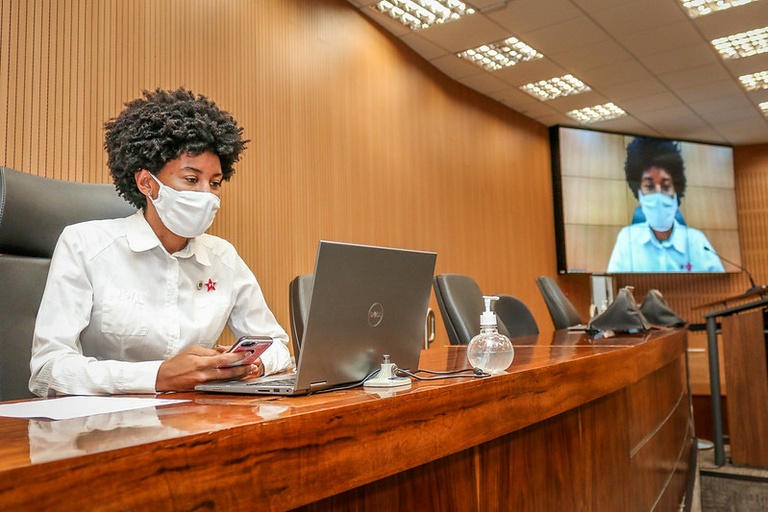 Paolla Miguel pede ao Ministério da Educação autorização para os municípios utilizarem recursos do PNAE para aquisição de cestas básicas com produtos da agricultura familiar
