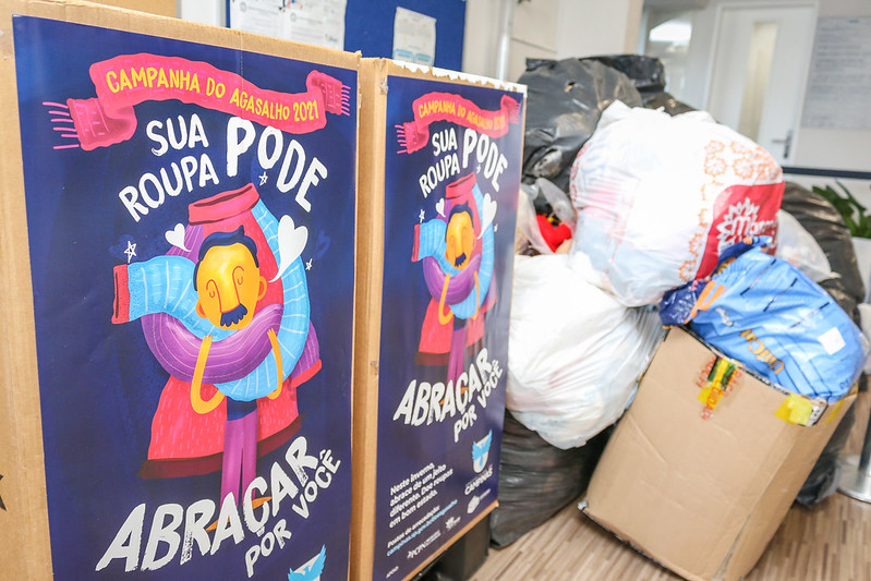Com nova doação, de 130 quilos de roupas e cobertores, Câmara já destinou quase uma tonelada de itens para a Campanha do Agasalho 2021