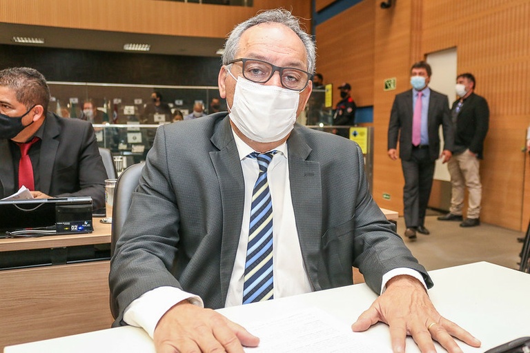Luiz Rossini pede a aprovação imediata do projeto que prioriza a realização de exames periciais às mulheres vítimas de violência doméstica