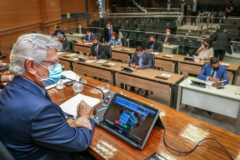 Na noite desta segunda (9), com o retorno das sessões presenciais, Câmara analisa – em primeira análise – PL que cria Banco Municipal de Materiais de Construção