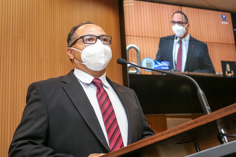 Cecílio Santos questiona prefeitura sobre solução de problemas no Hospital Ouro Verde