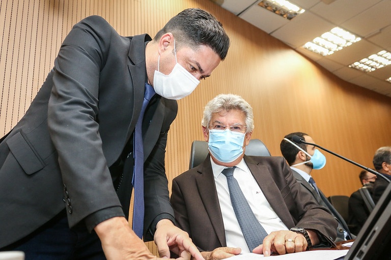Na última reunião ordinária do ano, Câmara vota prioridade para faixa elevada para travessia de pedestre e ampliação do prazo de benefício para regularização de imóvel