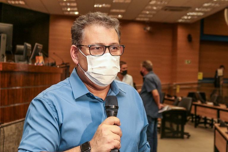 Carmo Luiz apresenta projeto de lei que proíbe a utilização de produtos químicos inflamáveis durante a impermeabilização em recintos fechados