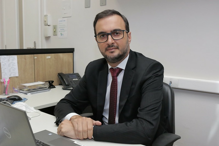 Vacinação da Educação Já! Comissão de Educação e Esporte da Câmara lança campanha e abaixo-assinado pela vacina na reabertura das escolas para quem trabalha nas unidades de ensino