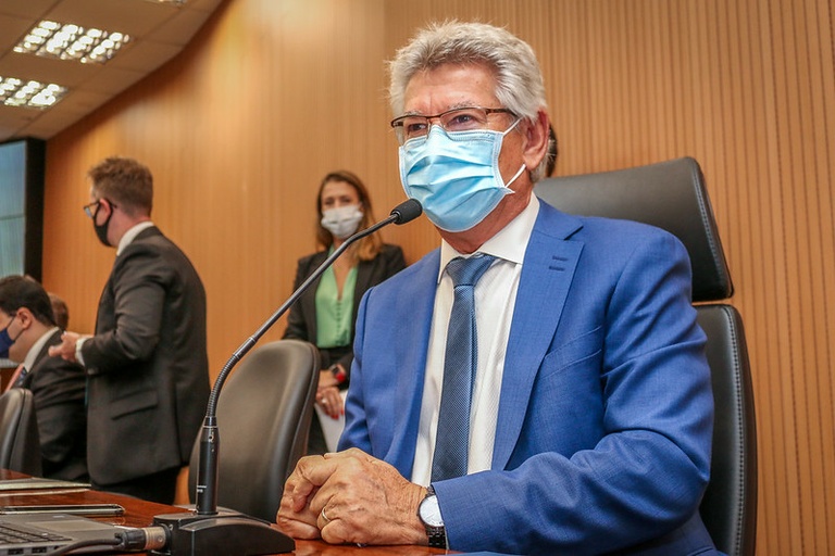 Zé Carlos requer a prefeito informações sobre leitos e uso de verbas do Estado no enfrentamento da Covid-19