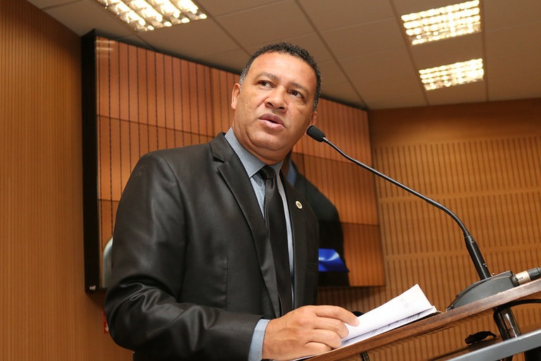 Permínio Monteiro protocola projeto de lei que cria Programa de Capacitação Profissional e Empreendedorismo à distância