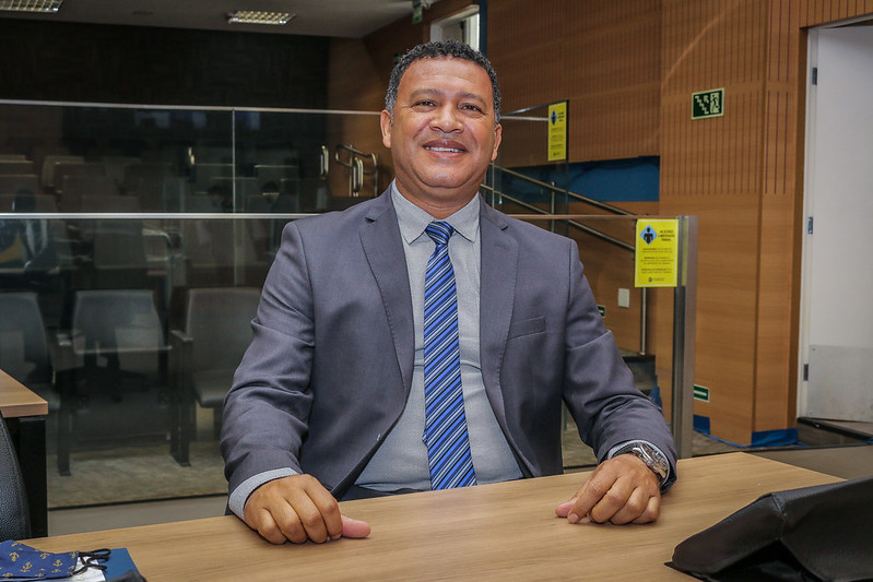 Permínio Monteiro protocola projeto que cria Programa de Ética nas escolas municipais
