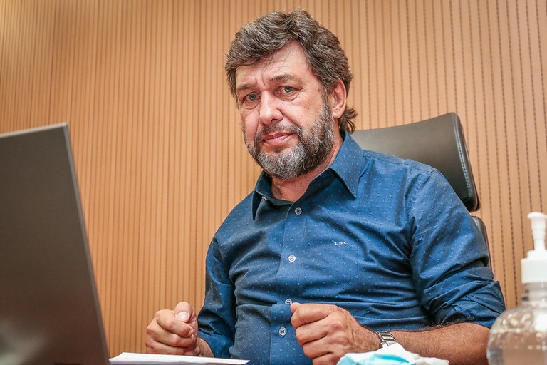 Luiz Cirilo protocola projeto para que empresas de aplicativos disponibilizem um canal de atendimento telefônico para o consumidor